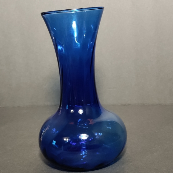 SWIRL FLUTED VASE⭐ - Picture 2 of 9